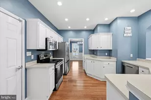 127 Kinross Dr, Winchester, VA 22602 - Photo 2