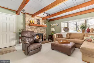 227 Dutch Apple Dr, Winchester, VA 22602 - Photo 2