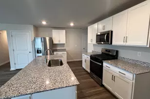 5207 Crooked Ln, Stephens City, VA 22655 - Photo 2