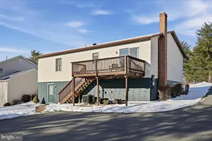 202 Masters Dr, Cross Junction, VA 22625 - Photo 4