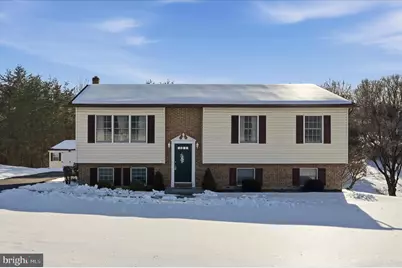 202 Masters Drive, Cross Junction, VA 22625 - Photo 2