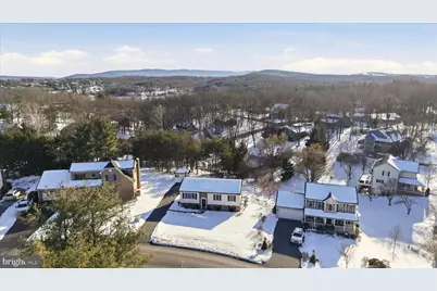 202 Masters Drive, Cross Junction, VA 22625 - Photo 6