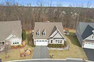 105 Turnstone Ln, Lake Frederick, VA 22630 - Photo 2