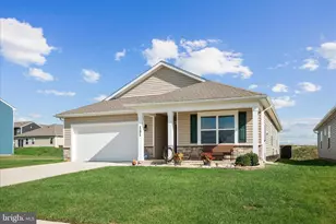 121 Grasmere St, Stephens City, VA 22655 - Photo 1