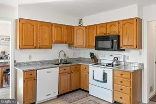 103 Masters Dr, Cross Junction, VA 22625 - Photo 10