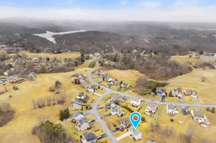 113 Colonial Dr, Cross Junction, VA 22625 - Photo 6