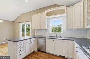 131 Stonedown Ln, Winchester, VA 22603 - Photo 10