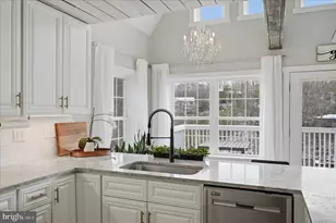 1239 Lakeview Dr, Cross Junction, VA 22625 - Photo 18