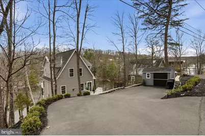 1239 Lakeview Dr, Cross Junction, VA 22625 - Photo 2