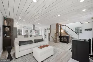 1239 Lakeview Dr, Cross Junction, VA 22625 - Photo 10