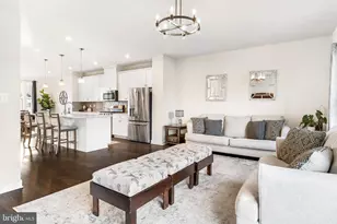 131 Burkwood Ter, Lake Frederick, VA 22630 - Photo 2