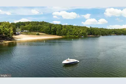 805 S Lakeview Drive, Cross Junction, VA 22625 - Photo 68