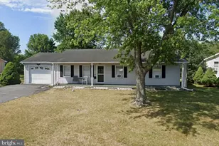 209 Somerset Dr, Stephens City, VA 22655 - Photo 2