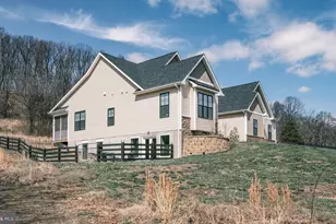 121 Windrow Ct, Winchester, VA 22602 - Photo 4