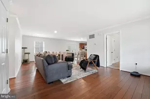 207 Laurel Dr, Cross Junction, VA 22625 - Photo 6
