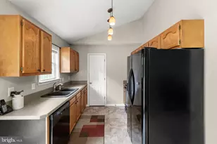 106 Plantation Dr, Winchester, VA 22602 - Photo 6