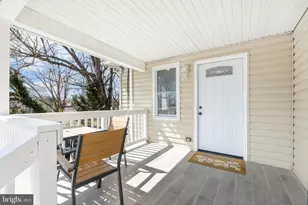 1033 Sunnyside Dr, Winchester, VA 22603 - Photo 2