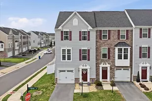 101 Trout Lily Dr, Lake Frederick, VA 22630 - Photo 2