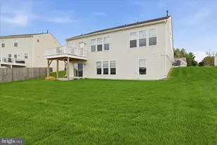 121 Hayvenhurst Ct, Stephens City, VA 22655 - Photo 2