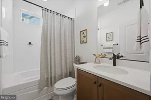 123 Cowbird St, Lake Frederick, VA 22630 - Photo 16