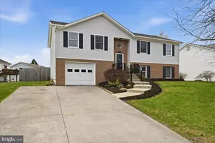 203 Ivory Dr, Stephens City, VA 22655 - Photo 2