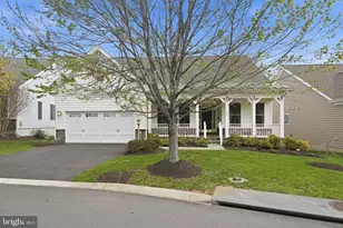 311 Grebe Dr, Lake Frederick, VA 22630 - Photo 2