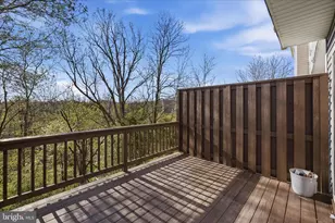 118 Seabreeze Ln, Winchester, VA 22602 - Photo 2