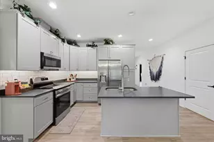 114 Masters Dr, Cross Junction, VA 22625 - Photo 2