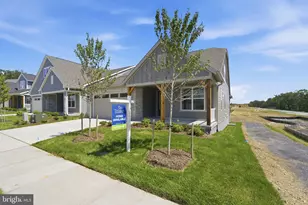 104 Rhododendron Ct, Lake Frederick, VA 22630 - Photo 2