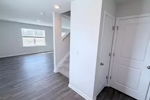 107 Dinges St, Stephens City, VA 22655 - Photo 2