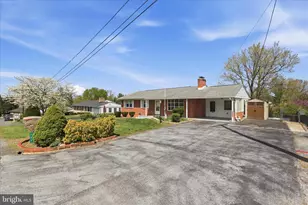 137 Meade Dr, Winchester, VA 22602 - Photo 2