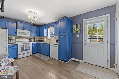 207 Stratford Dr, Winchester, VA 22602 - Photo 8