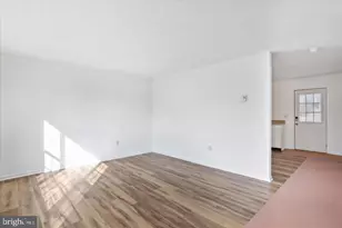 102 Waterford Ln, Winchester, VA 22602 - Photo 8