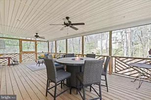 203 Northwood Cir, Cross Junction, VA 22625 - Photo 2