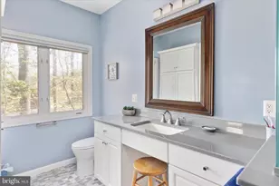 203 Northwood Cir, Cross Junction, VA 22625 - Photo 16