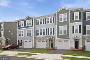 120 Leather Flower Dr, Lake Frederick, VA 22630 - Photo 4