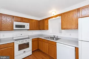 304 Chatham Square, Winchester, VA 22601 - Photo 8