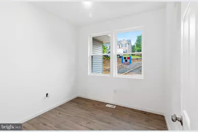 607 South Lakeview, Cross Junction, VA 22625 - Photo 6