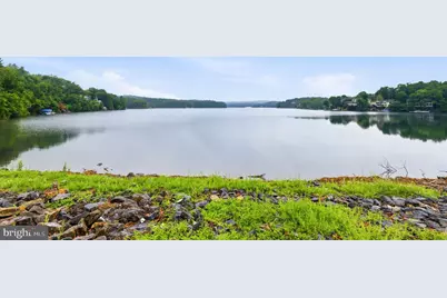 607 South Lakeview, Cross Junction, VA 22625 - Photo 2