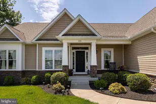 135 Kinross Dr, Winchester, VA 22602 - Photo 2