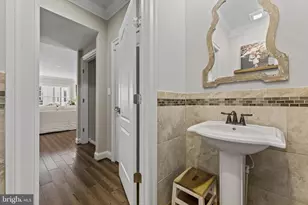 102 Blackford Dr, Stephenson, VA 22656 - Photo 8