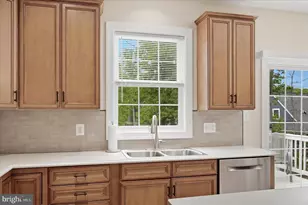 514 Sleigh Dr, Cross Junction, VA 22625 - Photo 16
