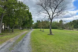 335 Whipporwill Ln, Cross Junction, VA 22625 - Photo 22