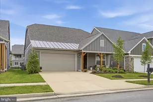 122 Foam Flower Dr, Lake Frederick, VA 22630 - Photo 4