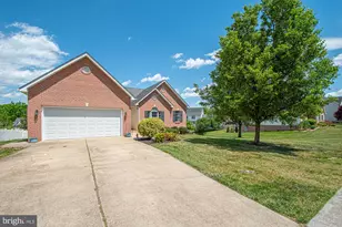 121 Travis Ct, Winchester, VA 22602 - Photo 4