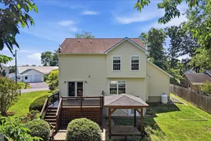 207 Stanley Dr, Winchester, VA 22602 - Photo 2