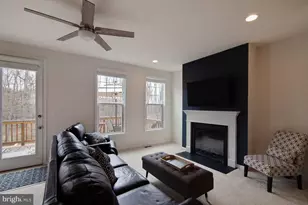136 Solara Dr, Winchester, VA 22602 - Photo 10