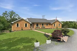 242 Old Plantation Ln, Stephens City, VA 22655 - Photo 2