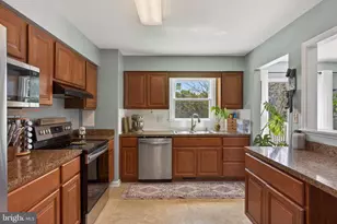 102 Cromwell Ct, Winchester, VA 22602 - Photo 2
