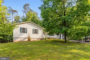 100 Woodlands Ln, Cross Junction, VA 22625 - Photo 2